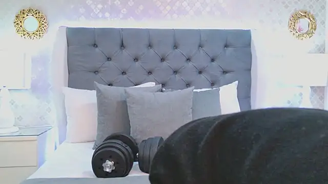 ZoeKrug online show from 01-11-26, 03:33