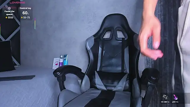 hot boy 04 online show from 09-18-25, 12:29