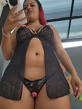 Snapshot of Yessica_Lopezz chatting on 10-21-25, 01:01 Yessica Lopezz online show from 10-21-25, 01:01