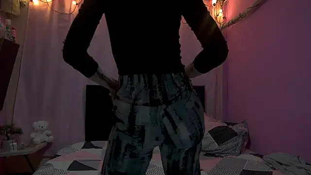 Snapshot of lolateton chatting on 02-17-26, 02:19 lolateton online show from 02-17-26, 02:19