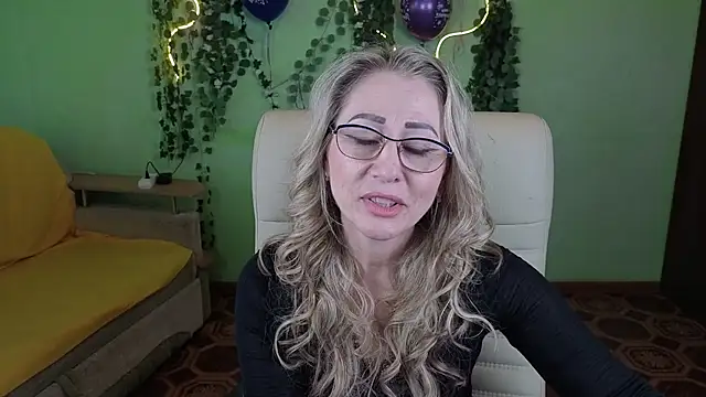 Habibi Honeyy online show from 09-18-25, 11:01