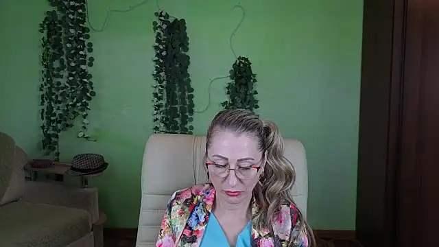 Habibi Honeyy online show from 10-18-25, 11:11