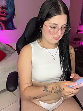 Snapshot of Celestee69 chatting on 11-11-25, 07:47 Celestee69 online show from 11-11-25, 07:47