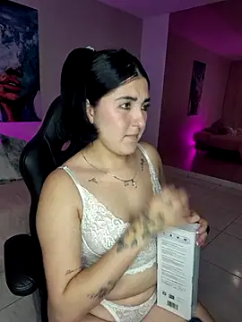 Snapshot of Celestee69 chatting on 11-21-25, 07:34 Celestee69 online show from 11-21-25, 07:34