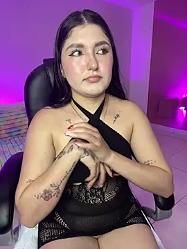 Snapshot of Celestee69 chatting on 02-06-26, 08:01 Celestee69 online show from 02-06-26, 08:01