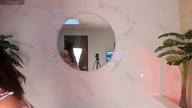 Bella Williiams online show from 10-11-25, 12:15