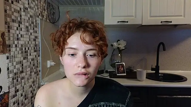 Snapshot of jelly_cherry chatting on 10-31-25, 06:14 jelly cherry online show from 10-31-25, 06:14