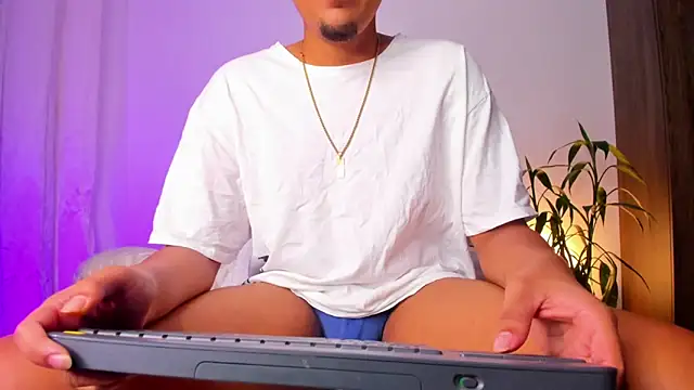 Snapshot of asmodeo_33 chatting on 09-18-25, 11:18 asmodeo 33 online show from 09-18-25, 11:18