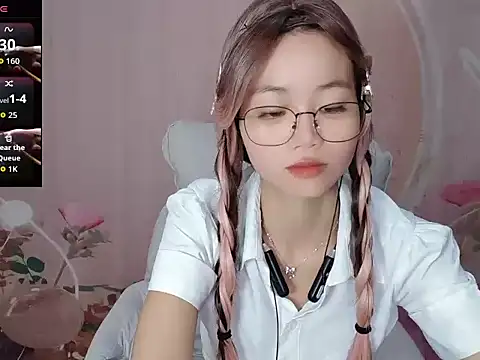 Snapshot of Lele-Baby chatting on 09-15-25, 01:16 Lele-Baby online show from 09-15-25, 01:16