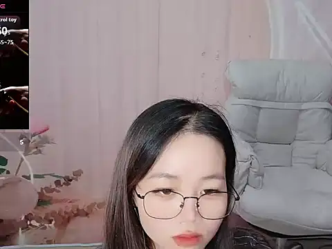 Snapshot of Lele-Baby chatting on 09-16-25, 12:44 Lele-Baby online show from 09-16-25, 12:44