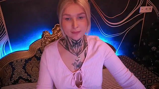 IvyLaurent online show from 12-18-25, 01:17