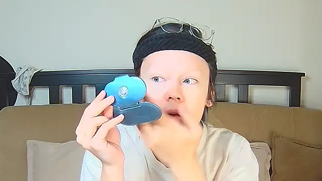 Derek Carter online show from 12-16-25, 01:05