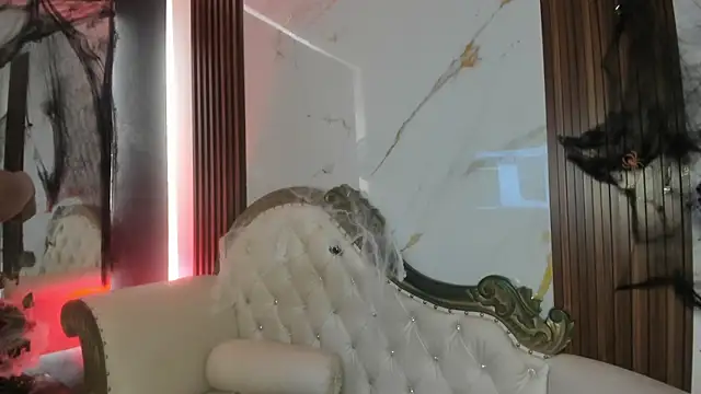 CoralieBronson online show from 10-24-25, 04:20