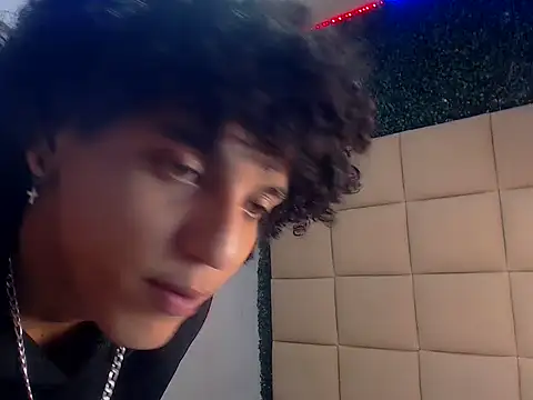 Xfire boy69 online show from 10-08-25, 03:20