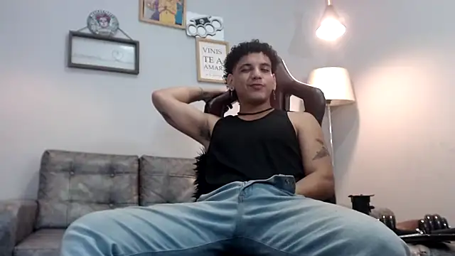 Xfire boy69 online show from 11-25-25, 12:38