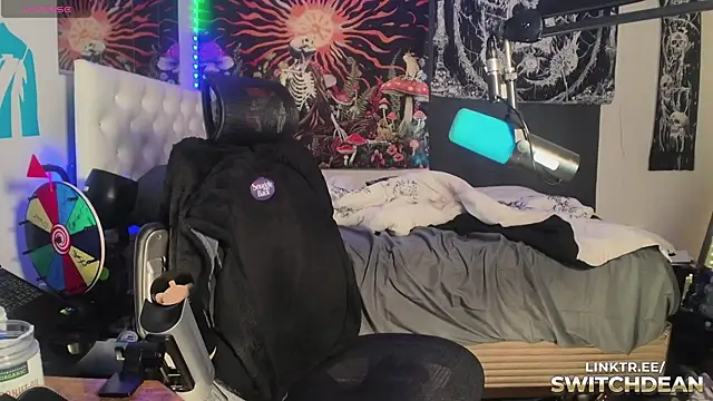 Snapshot of twunkdean chatting on 10-01-25, 04:35 twunkdean online show from 10-01-25, 04:35