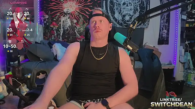 Snapshot of twunkdean chatting on 11-04-25, 11:48 twunkdean online show from 11-04-25, 11:48