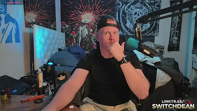 Snapshot of twunkdean chatting on 11-18-25, 07:18 twunkdean online show from 11-18-25, 07:18