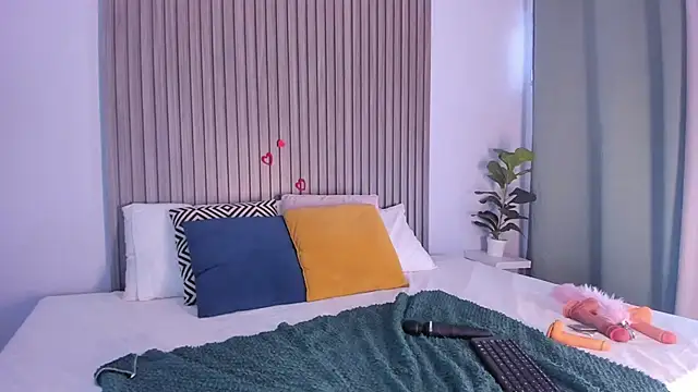 Snapshot of Blue_Sixx chatting on 09-21-25, 07:37 Blue Sixx online show from 09-21-25, 07:37