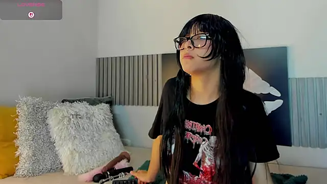 Snapshot of Blue_Sixx chatting on 11-05-25, 10:32 Blue Sixx online show from 11-05-25, 10:32