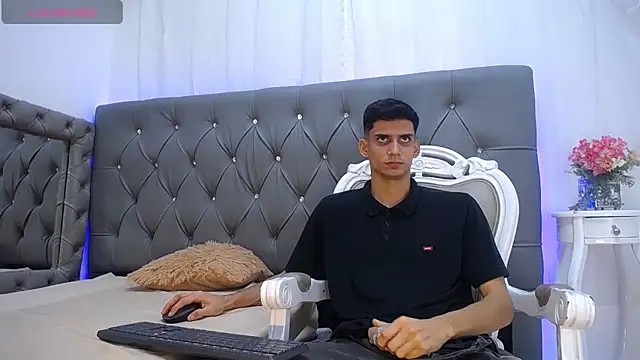 Sebalexis7 online show from 10-29-25, 03:09