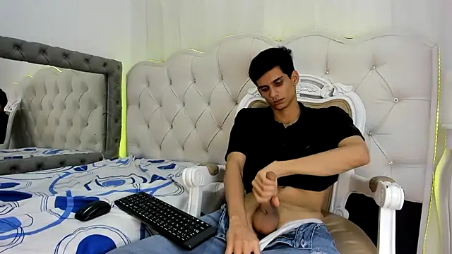 Sebalexis7 online show from 12-19-25, 03:13