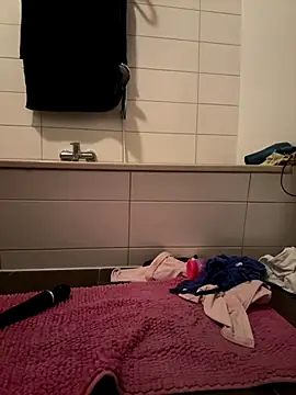 Snapshot of SweetTeenGirl chatting on 10-31-25, 09:16 SweetTeenGirl online show from 10-31-25, 09:16