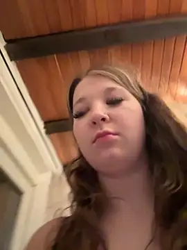 Snapshot of SweetTeenGirl chatting on 11-06-25, 06:03 SweetTeenGirl online show from 11-06-25, 06:03