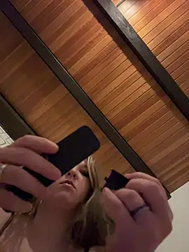 Snapshot of SweetTeenGirl chatting on 11-06-25, 06:42 SweetTeenGirl online show from 11-06-25, 06:42