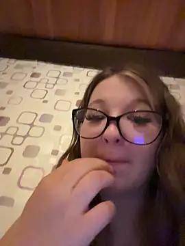 Snapshot of SweetTeenGirl chatting on 11-11-25, 08:42 SweetTeenGirl online show from 11-11-25, 08:42