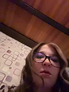 Snapshot of SweetTeenGirl chatting on 11-29-25, 06:44 SweetTeenGirl online show from 11-29-25, 06:44