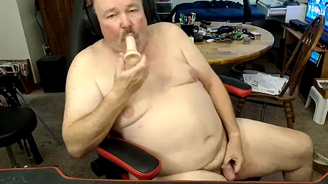 Snapshot of havethickcock chatting on 11-25-25, 03:50 havethickcock online show from 11-25-25, 03:50