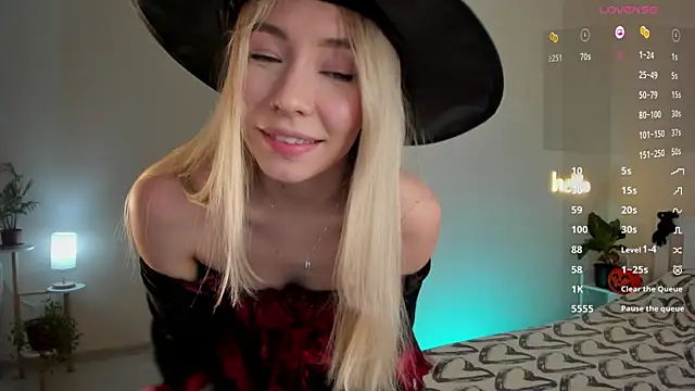 DanaCandy online show from 10-31-25, 08:32