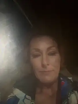 Snapshot of LeggyLeggs chatting on 10-16-25, 03:18 LeggyLeggs online show from 10-16-25, 03:18