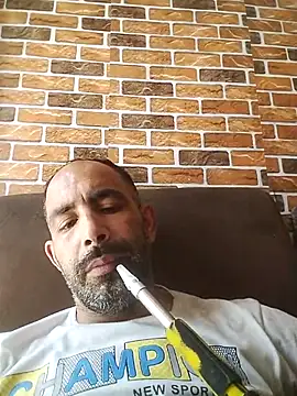 Snapshot of salimbasha chatting on 09-10-25, 11:43 salimbasha online show from 09-10-25, 11:43