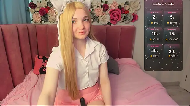 AnimeAlica18 online show from 10-19-25, 02:23