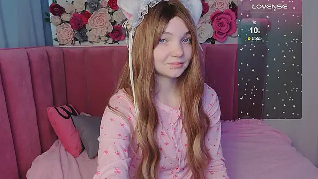 AnimeAlica18 online show from 10-30-25, 02:35