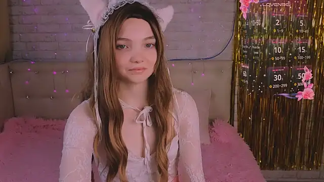 AnimeAlica18 online show from 12-19-25, 02:40