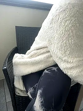 Snapshot of eli5566 chatting on 10-22-25, 02:06 eli5566 online show from 10-22-25, 02:06