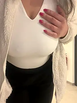 Snapshot of eli5566 chatting on 01-07-26, 12:07 eli5566 online show from 01-07-26, 12:07