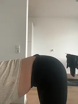 Snapshot of eli5566 chatting on 02-19-26, 01:40 eli5566 online show from 02-19-26, 01:40