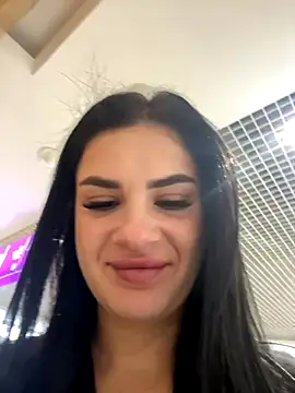 Snapshot of MiraReach chatting on 09-19-25, 03:30 MiraReach online show from 09-19-25, 03:30