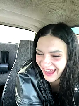 Snapshot of MiraReach chatting on 09-27-25, 01:10 MiraReach online show from 09-27-25, 01:10