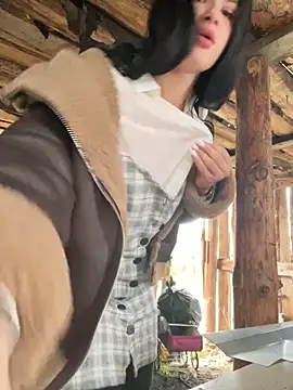 Snapshot of MiraReach chatting on 09-28-25, 02:39 MiraReach online show from 09-28-25, 02:39