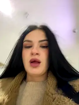 Snapshot of MiraReach chatting on 10-04-25, 03:26 MiraReach online show from 10-04-25, 03:26