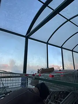 Snapshot of MiraReach chatting on 10-15-25, 04:34 MiraReach online show from 10-15-25, 04:34