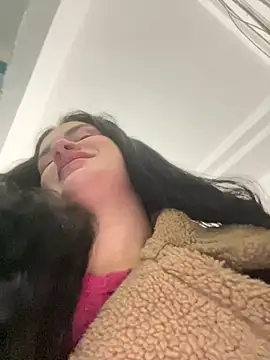 Snapshot of MiraReach chatting on 10-23-25, 02:33 MiraReach online show from 10-23-25, 02:33