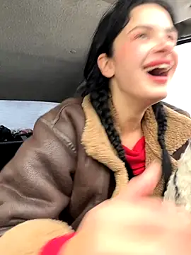 Snapshot of MiraReach chatting on 11-05-25, 03:06 MiraReach online show from 11-05-25, 03:06