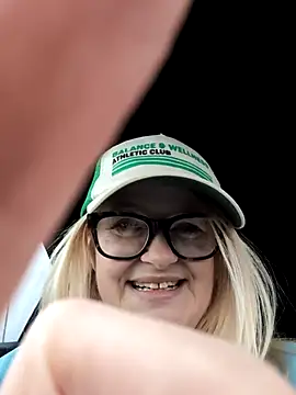 SuzieSub online show from 10-21-25, 12:50