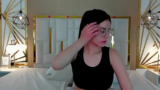 maddy jaclsonw online show from 10-18-25, 11:49